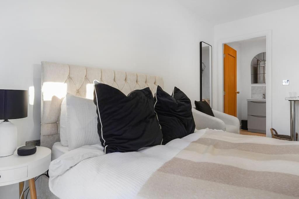 Little Laxford Apartment Fazeley Bagian luar foto